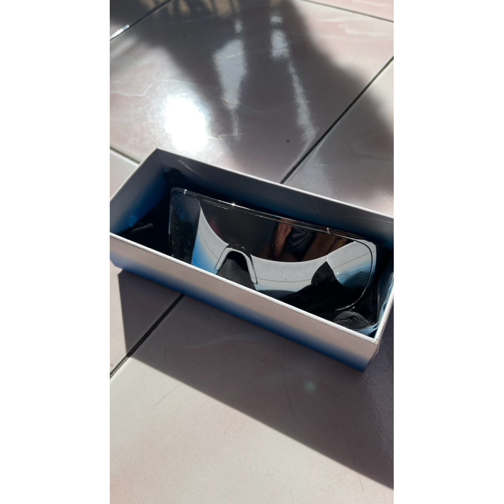 kacamata gaya olahraga by kkv