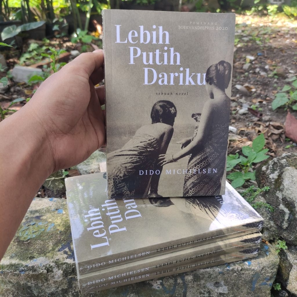 Novel Sejarah Lebih Putih Dariku