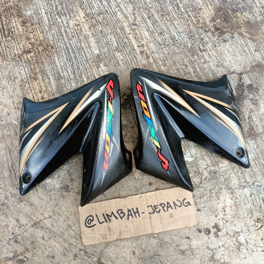 Cover sayap tangki kupingan tangki YAMAHA VIXION OLD lama original second