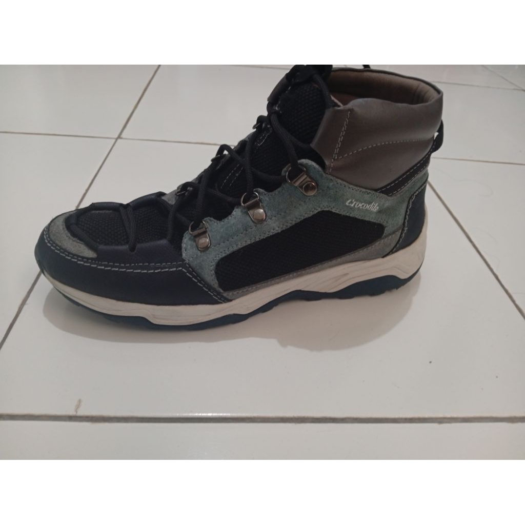 Sepatu Crocodile (second)