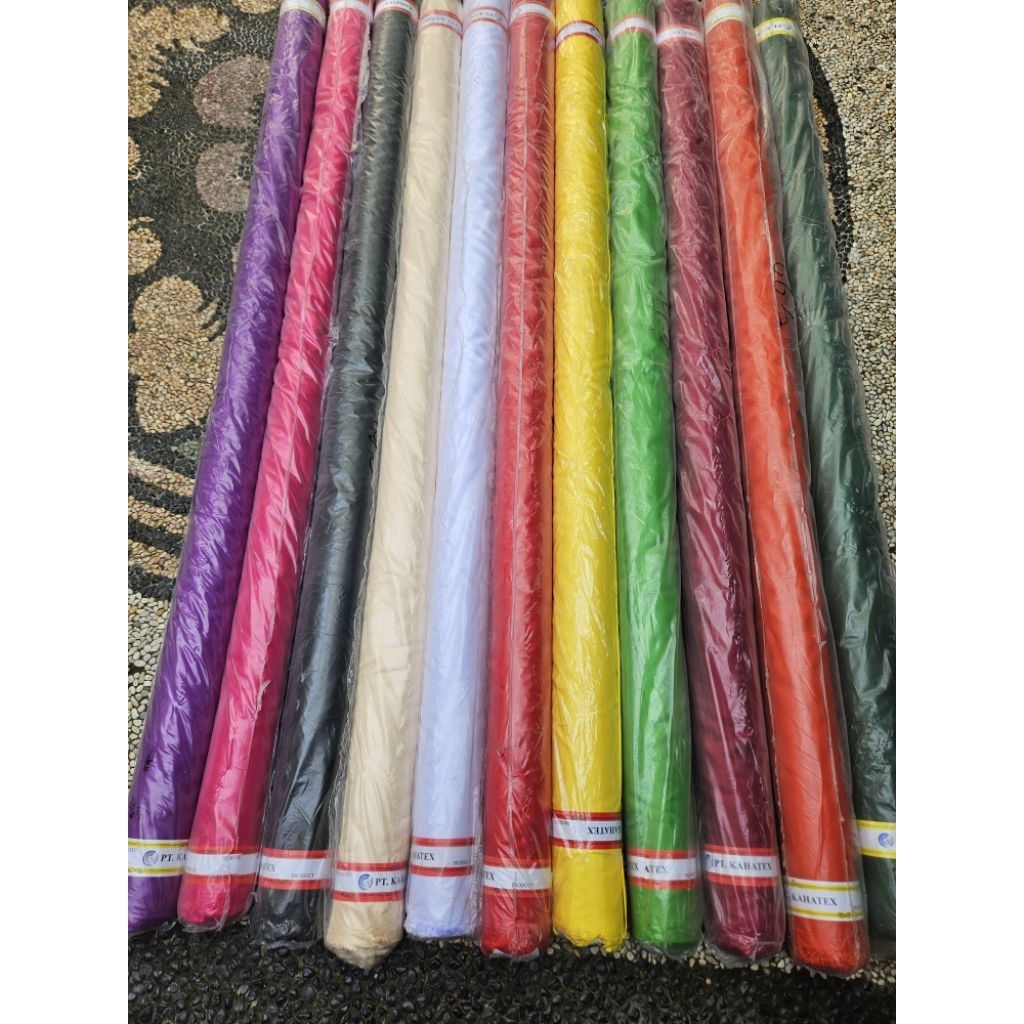 Kain Peles Kahatex / Kain Layangan / Kain Bendera / Kain Dekorasi 1 Roll