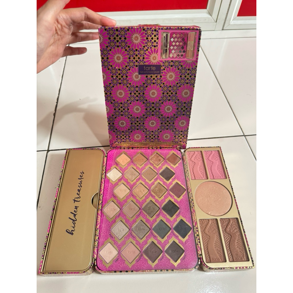 preloved Tarte Treasure box set eyeshadow blush on countor highliter and bronzer set lengkap