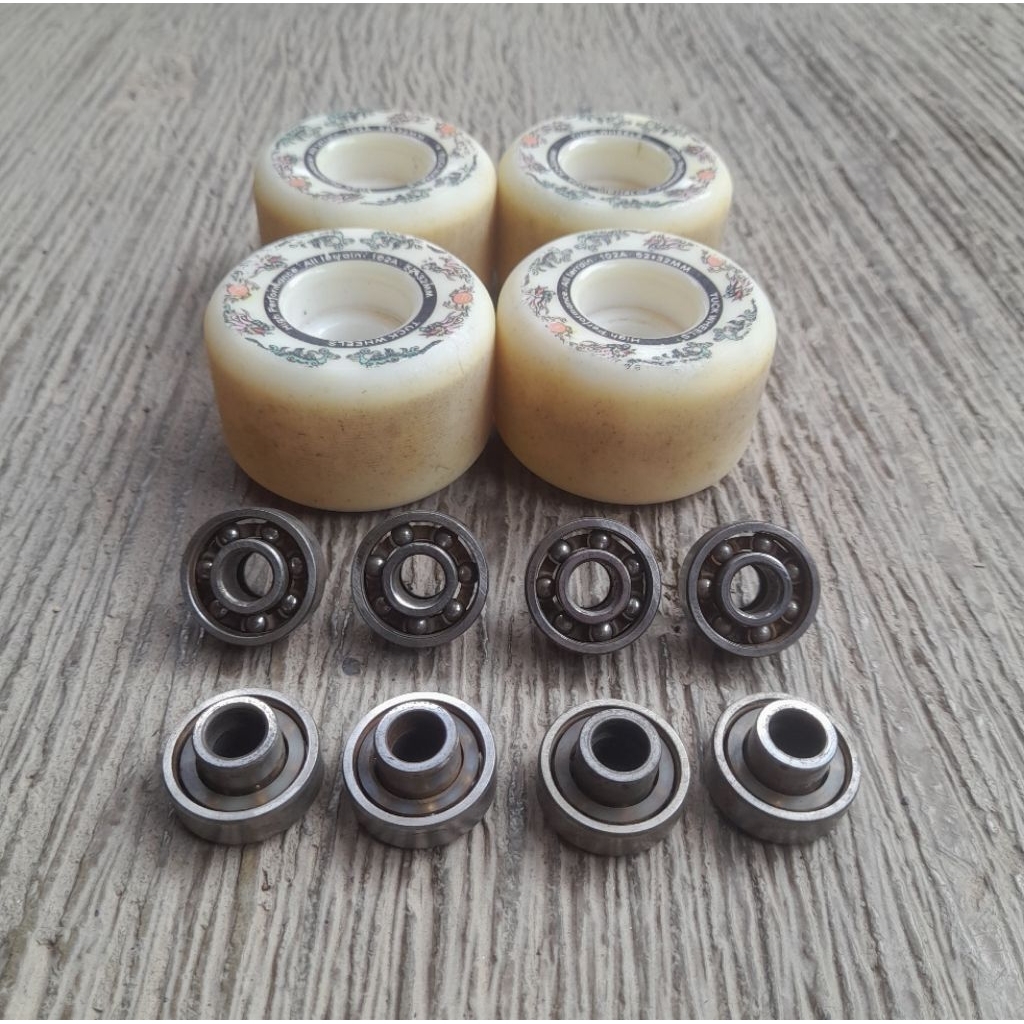 Skateboard Wheels Tuck + bearing bones race second / bekas