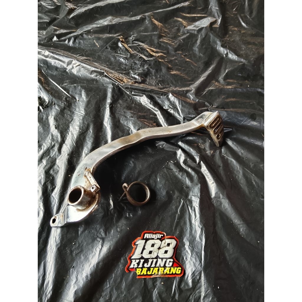 pijakan rem suzuki Rk cool