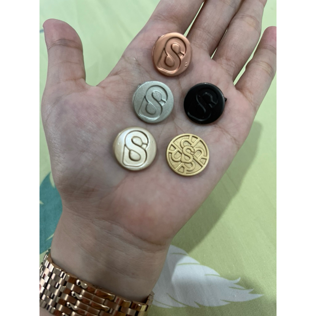 Round Signature Brooch Buttonscarves (Pin dagu)