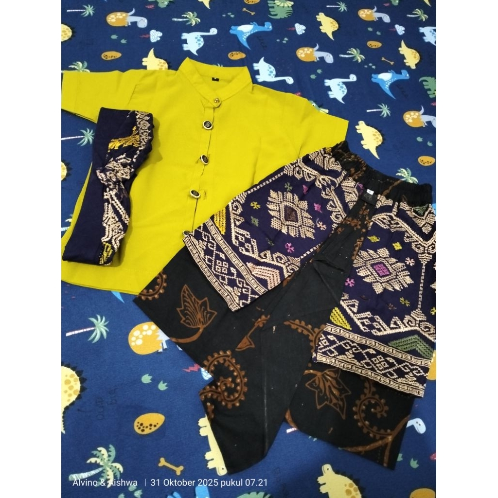 set adat Bali laki-laki