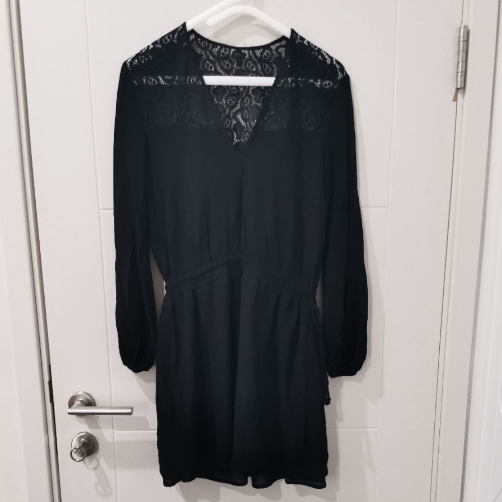 Dress Hitam Brokat Lengan Panjang