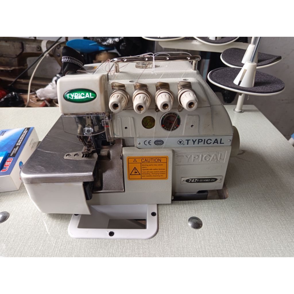 Mesin Obras Typical, Dinamo servo, kaki dan meja