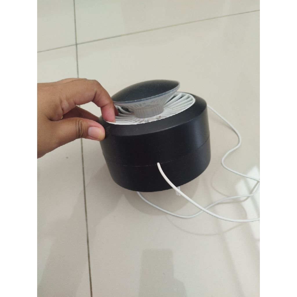 Perangkap nyamuk elektrik