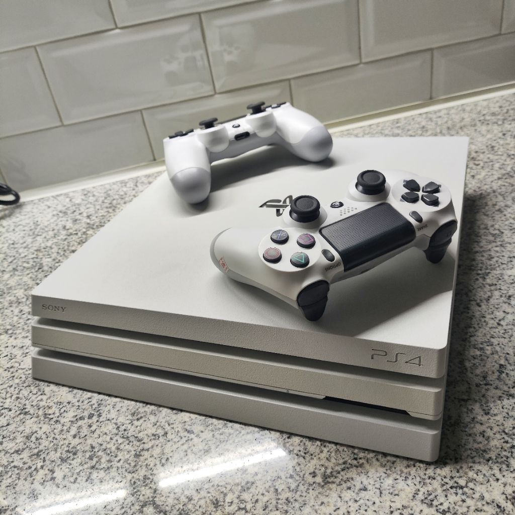 Sony Playstation PS4 Pro 1TB original firmware (BEKAS)