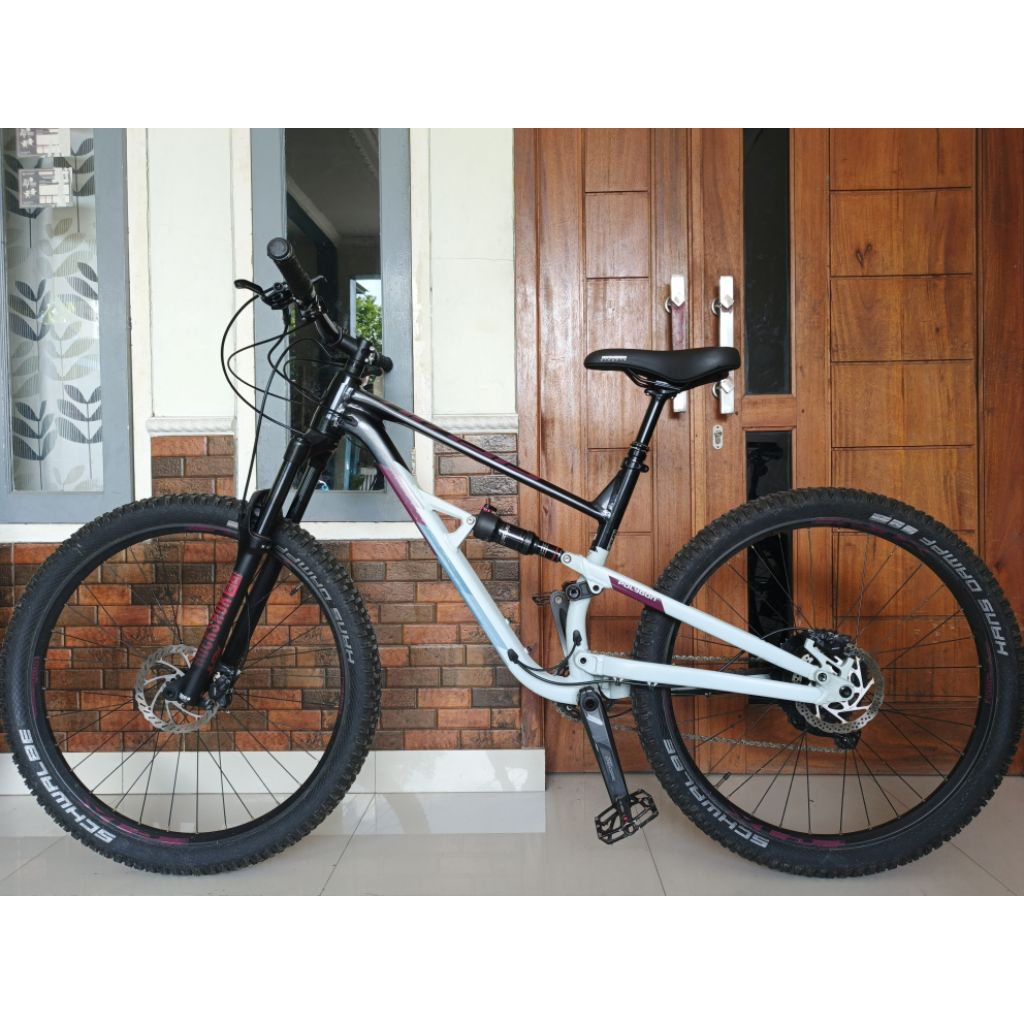 Sepeda gunung MTB Polygon Siskiu D7 2021 upgrade