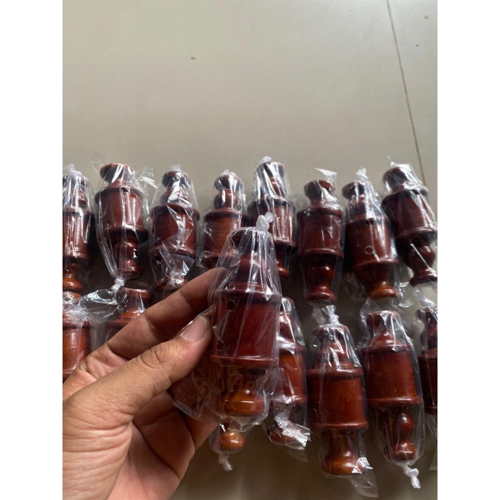 PION SANGKAR KAYU ELEGAN UKURAN KOTAK REPLIKA