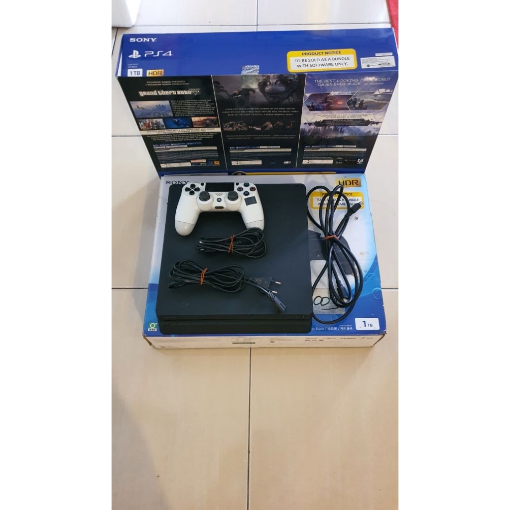 PS4 Slim 1TB Seri 22 Ori