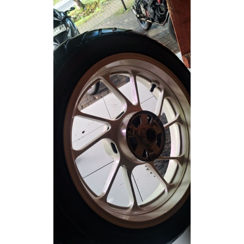 Velg belakang r15 v3 set komplit