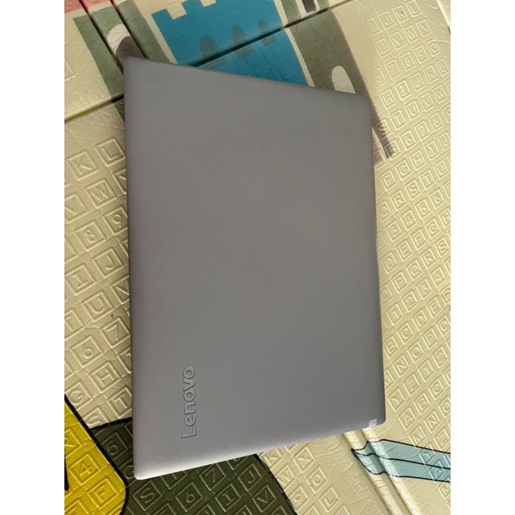 Laptop Lenovo 81D0 siap pakai dengan spesifikasi ok