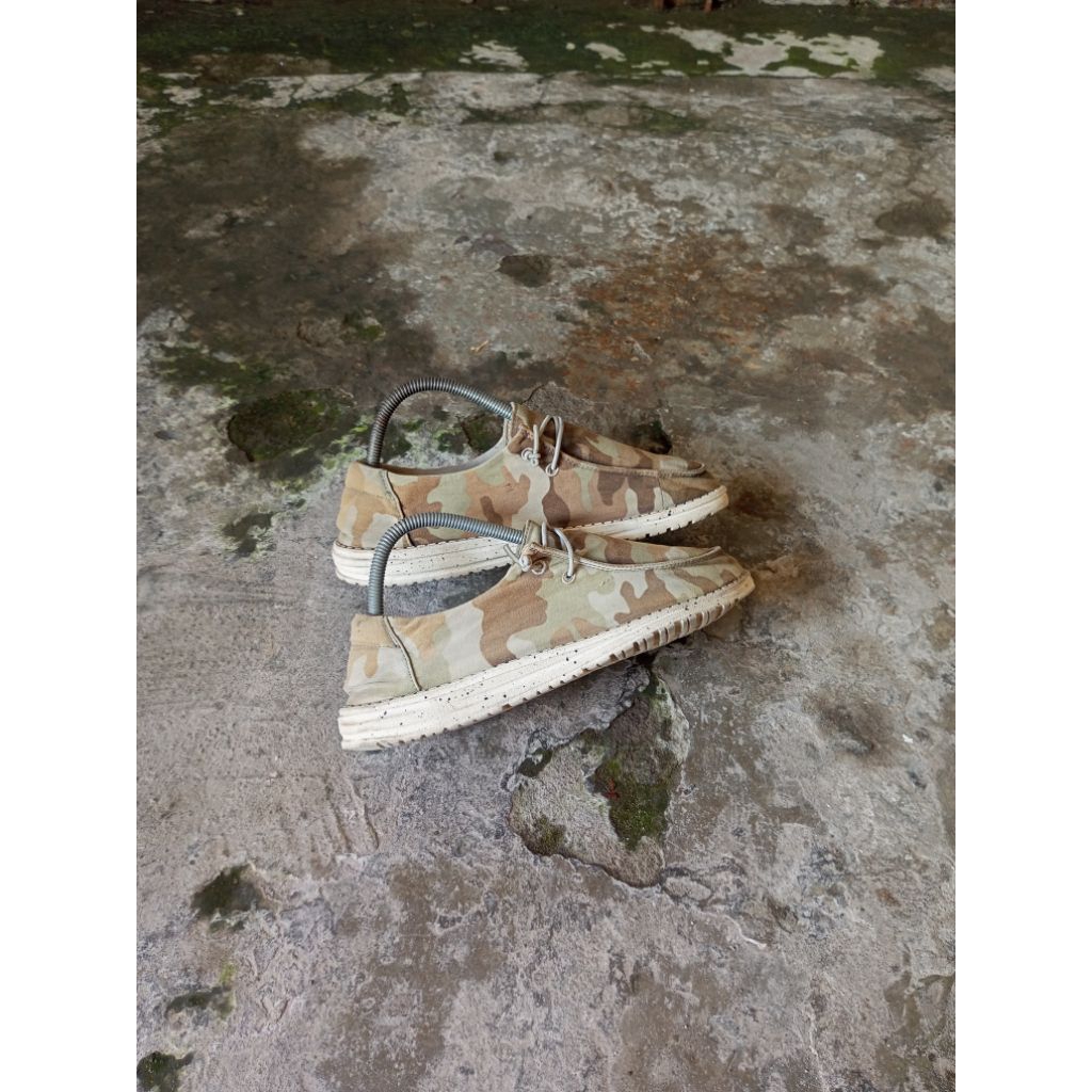 sepatu second hey dude sz 40 41