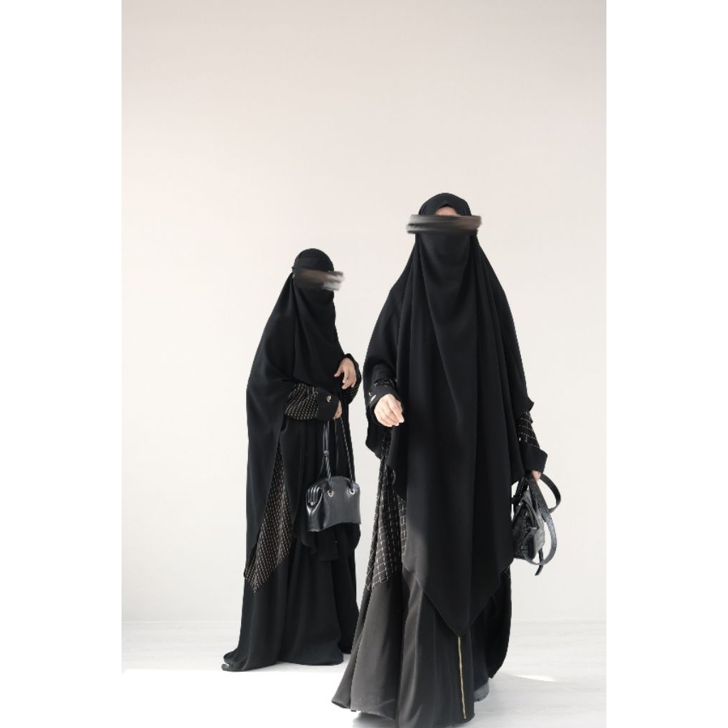 FK express Triangular medium Ottoman By Malikah