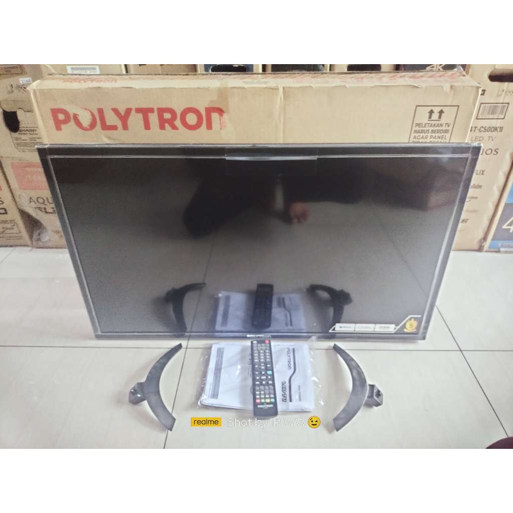 TV LED Polytron 32 Inch HD Digital TV HDMI USB DVBT-T2 Kondisi bekas masih segel 3956F