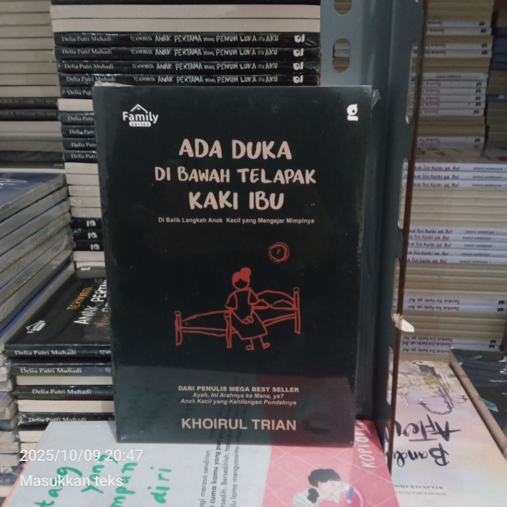 buku self_ada duka di bawah telapak kaki ibu