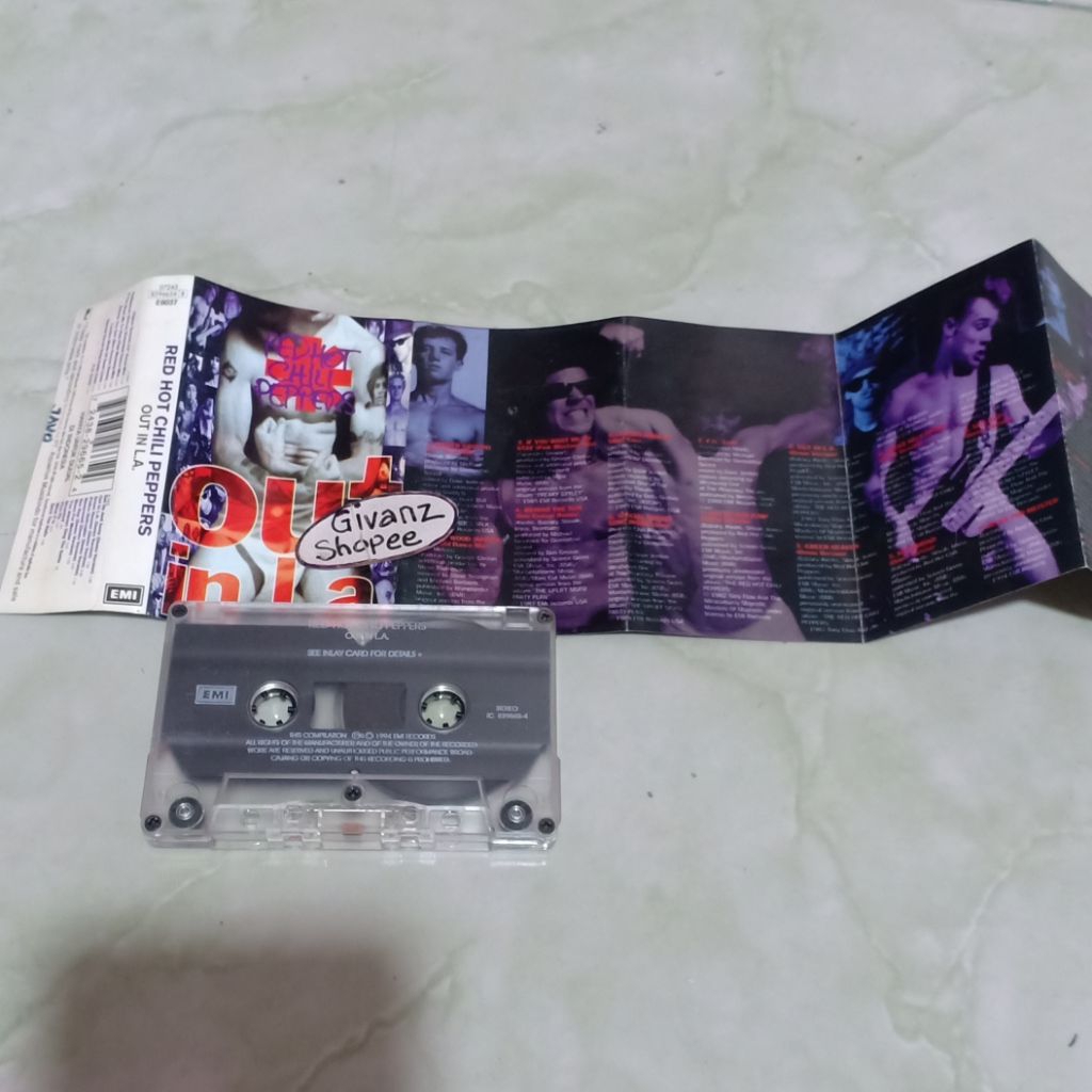 kaset pita RHCP RED HOT CHILI PEPPERS - Out in LA