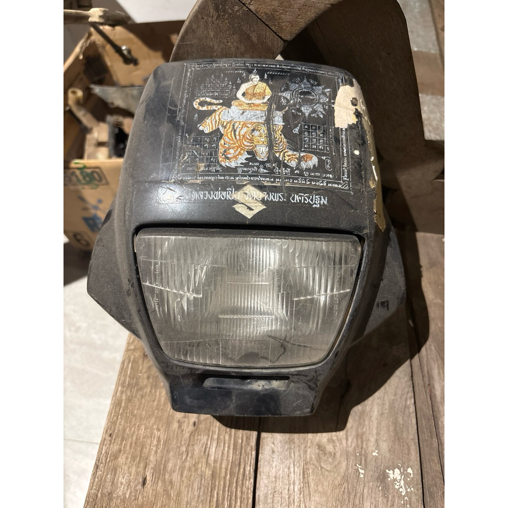 SUZUKI AKIRA OLD HEAD LAMP