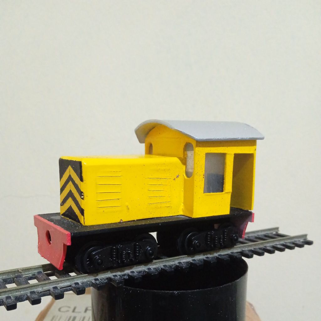 miniatur lokomotif diesel roli