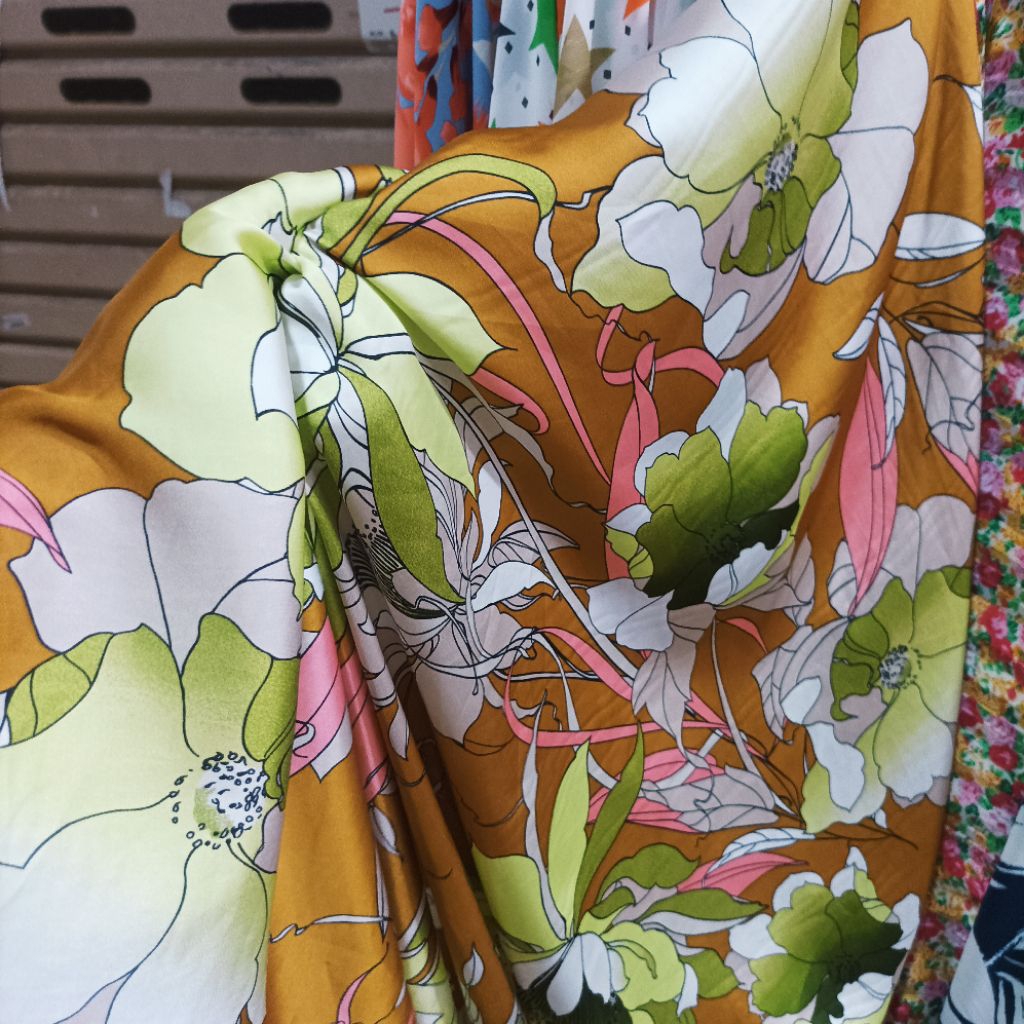 Kain Satin Baby Silk Premium Motif Bunga Jumbo Coklat Mustard Meteran Import | Bahan Dress, Gamis, B