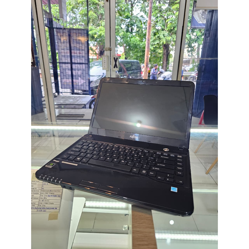 Laptop second core i5 dual vga nvidia design game