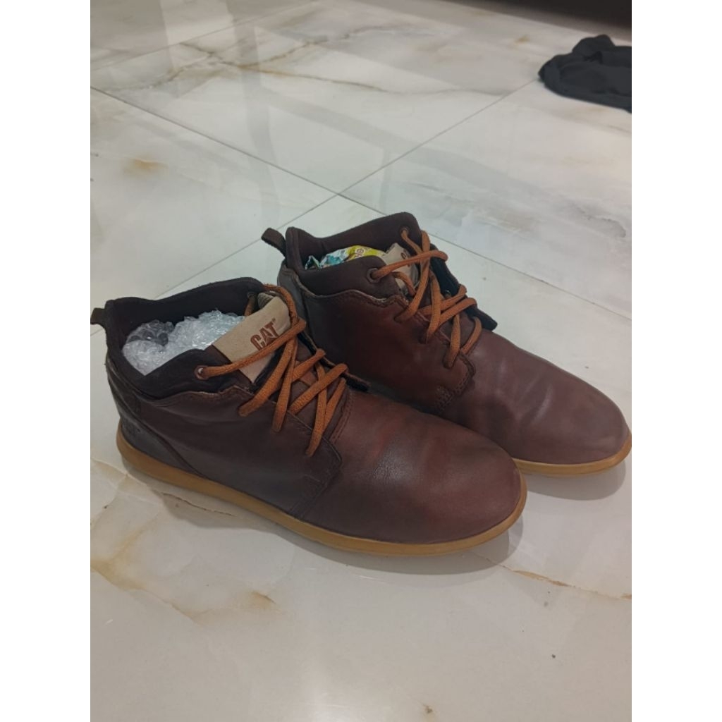 Sepatu CAT Transcend brown