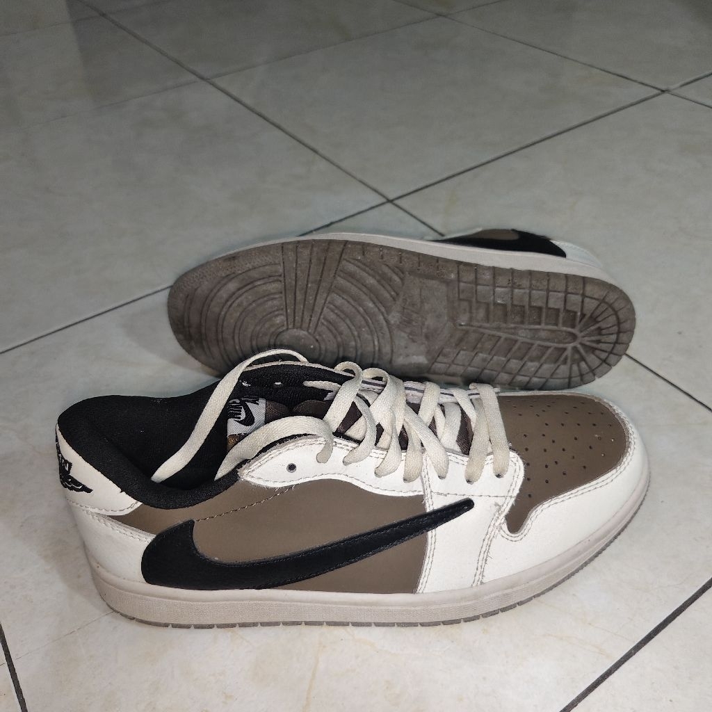 Sneakers Travis Scott x Air Jordan Low 1