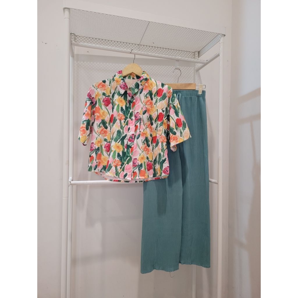 one set premium Korean look Rabbit lengan umpak , set celana kulot plisket BKK Bangkok