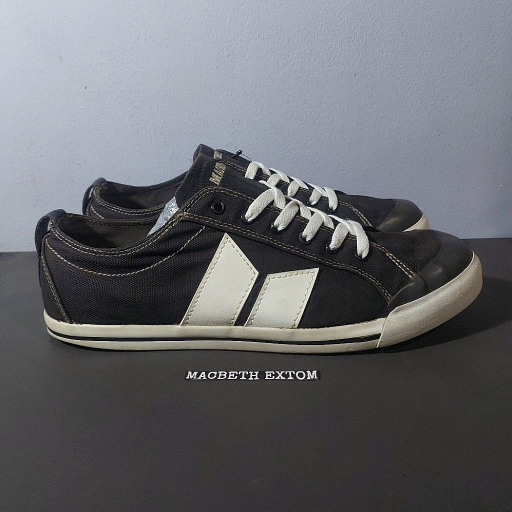 Macbeth Eliot Black White Era Tom Size 45