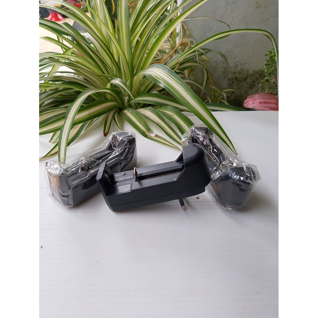 Cas Baterai 18650 Vape Senter Charger Battery