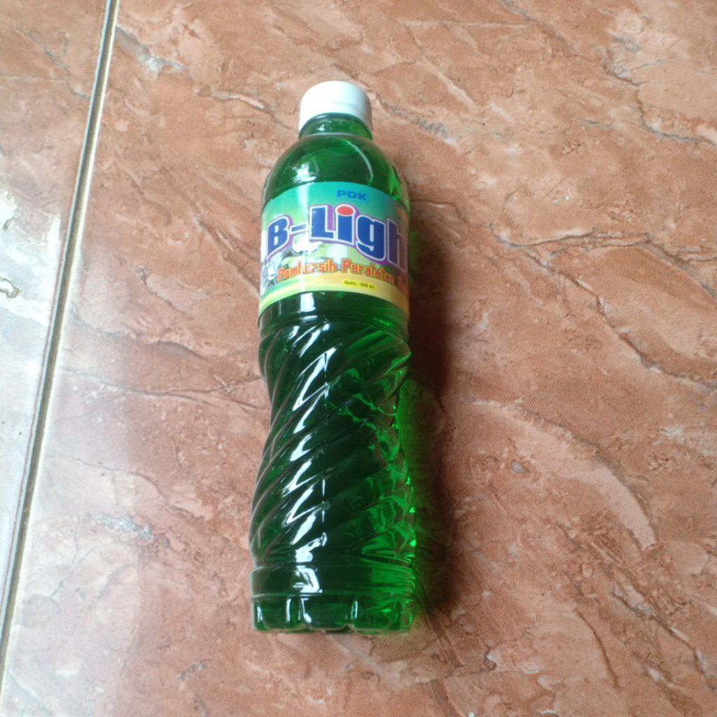Pembersih Cuci Piring B-LIGHT 600 ML