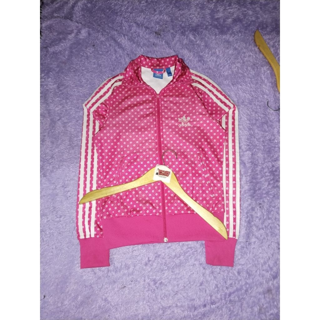 tracktop adidas big logo