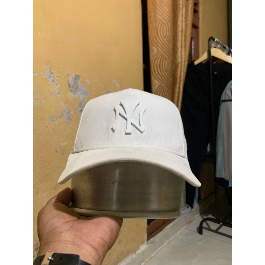 TOPI NY NEW ERA /TOPI BEKAS/TOPI LELONG