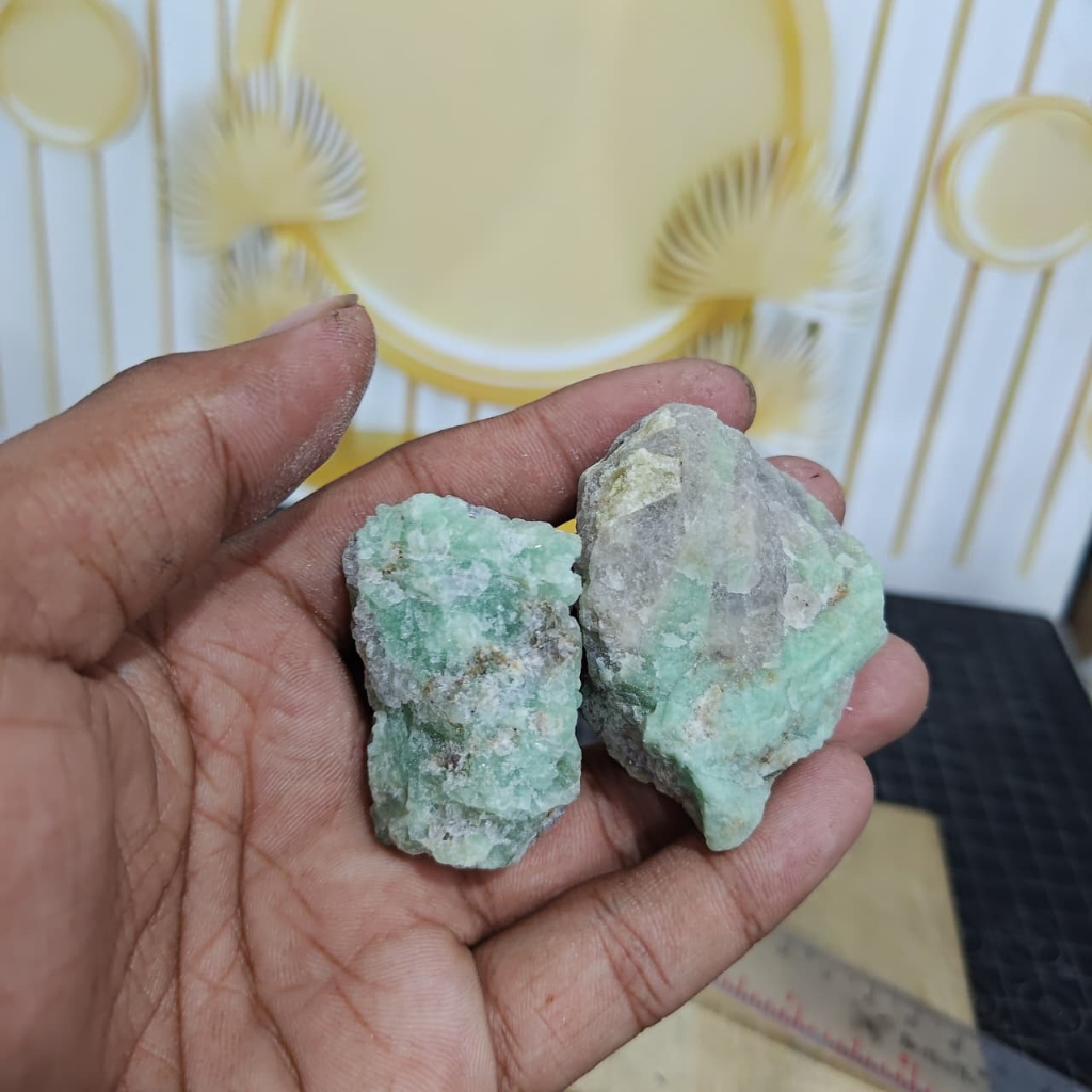 Batu Natural Emerald Rough (5)