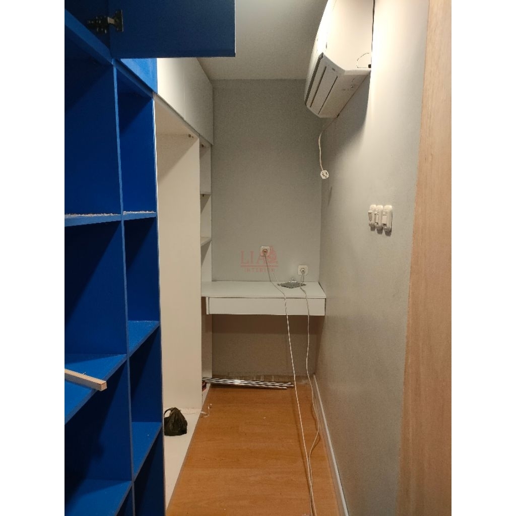 Lemari walk in closet