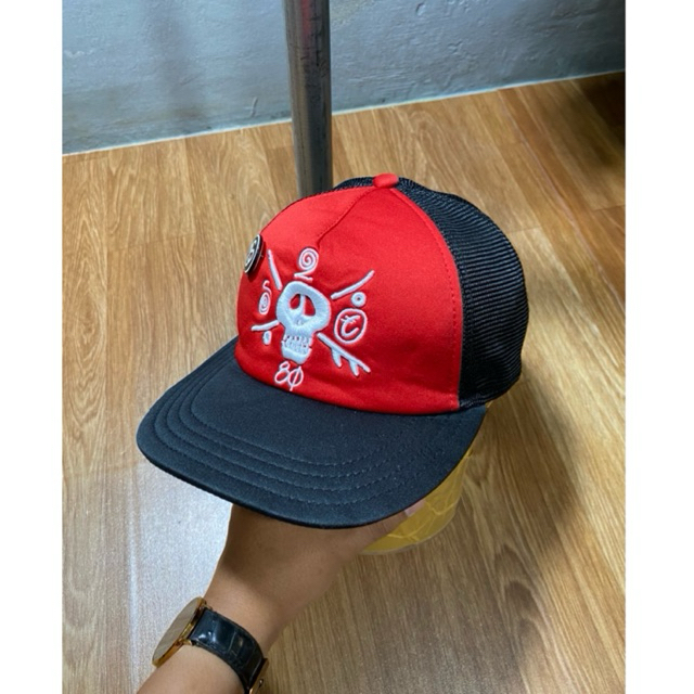 TOPI OLD STUSSY 00s SKULL MESH TRUCKER