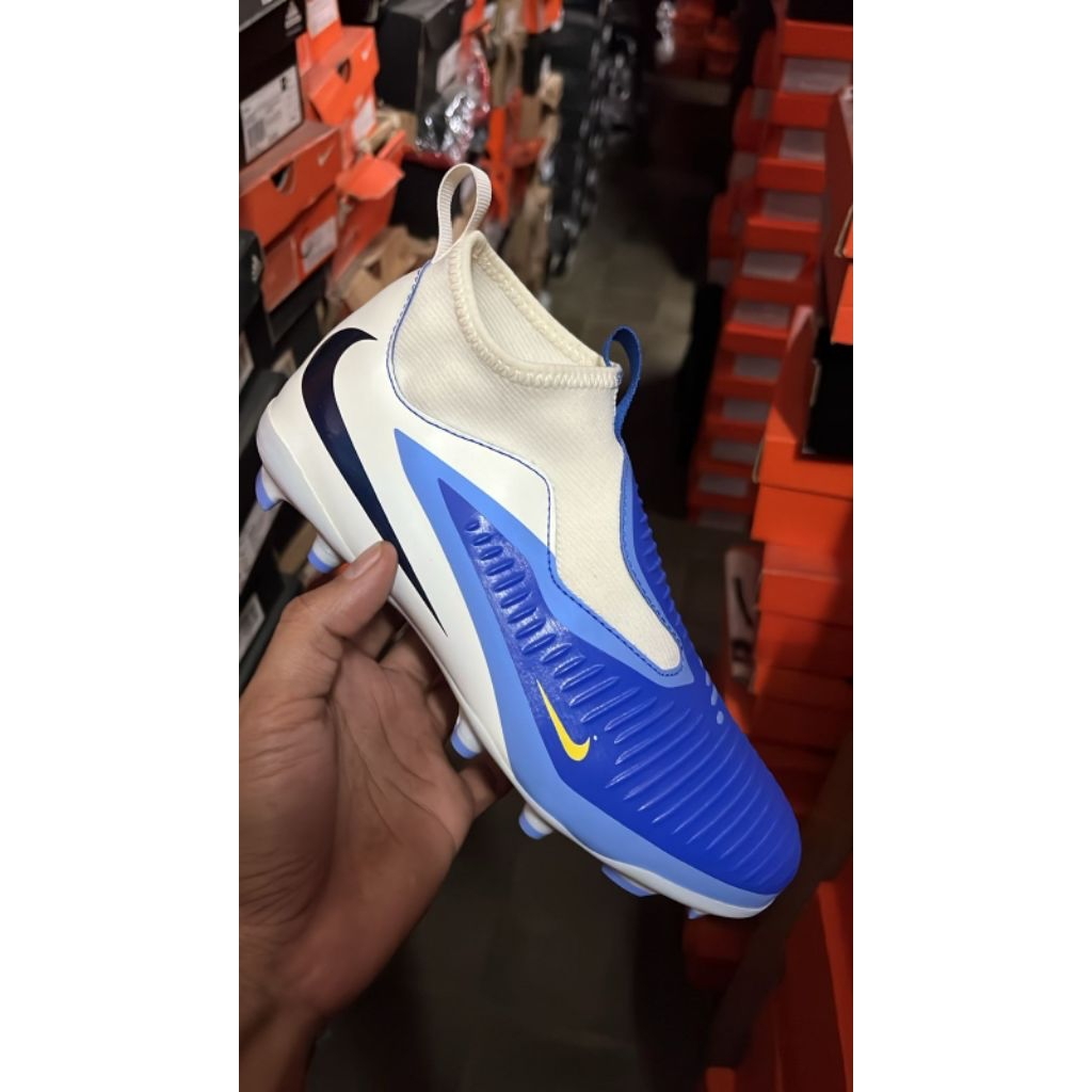 Nike phantom 6 white blue- Sepatu Sepak Bola anak