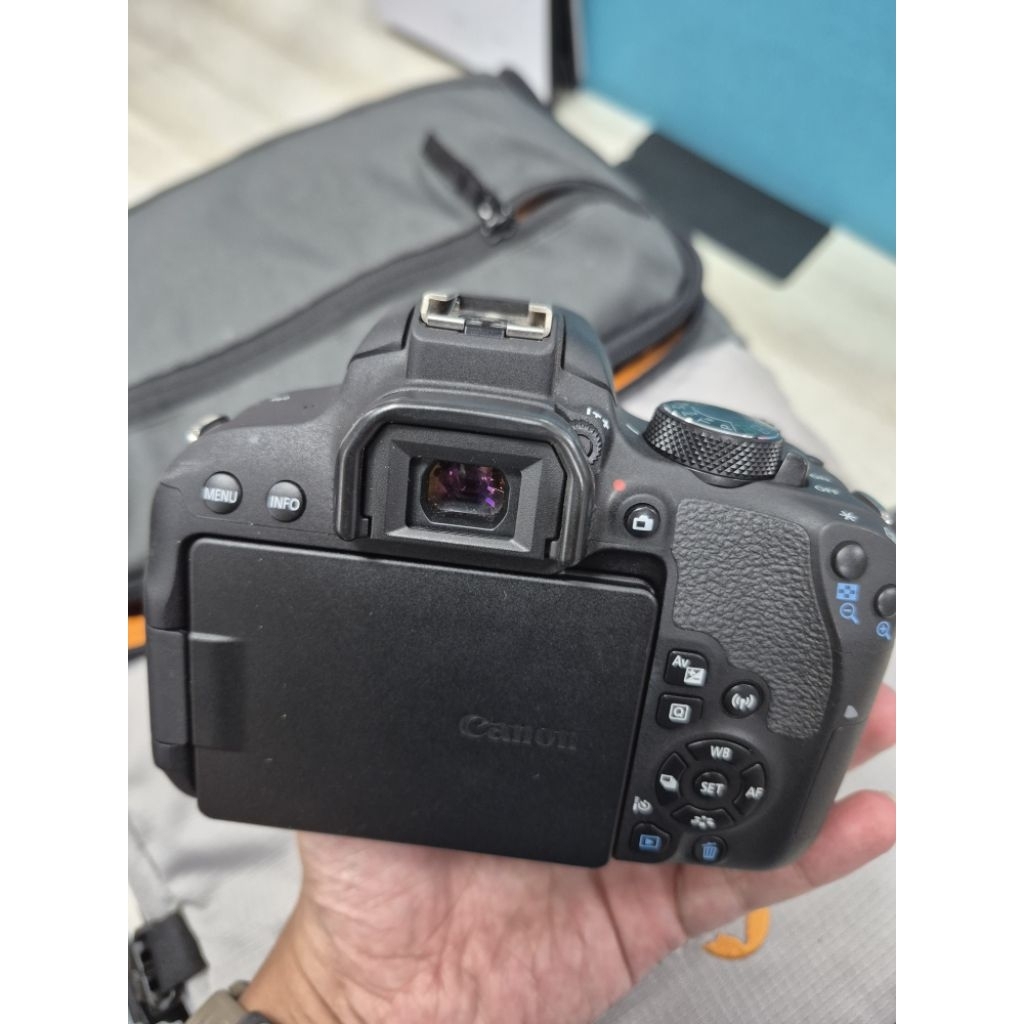 Canon DSLR EOS 800D