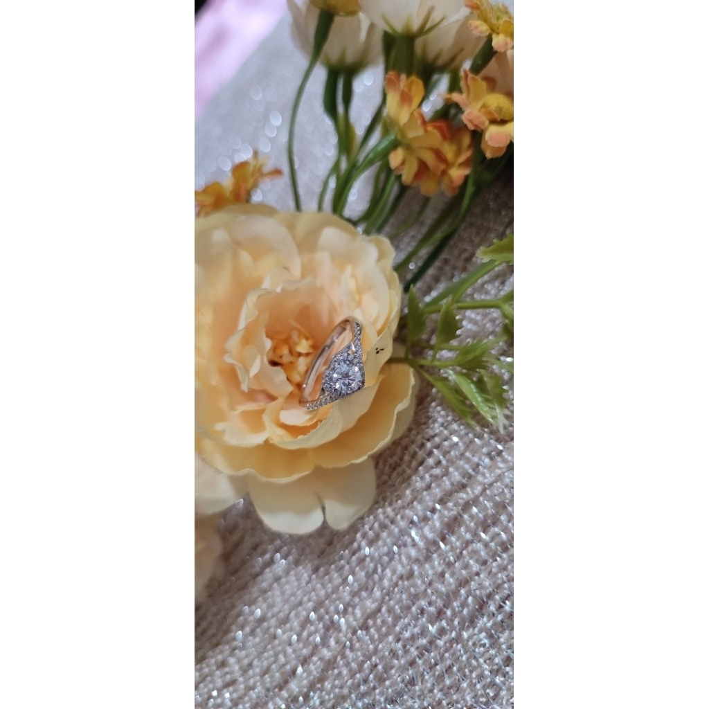 cincin moissanite