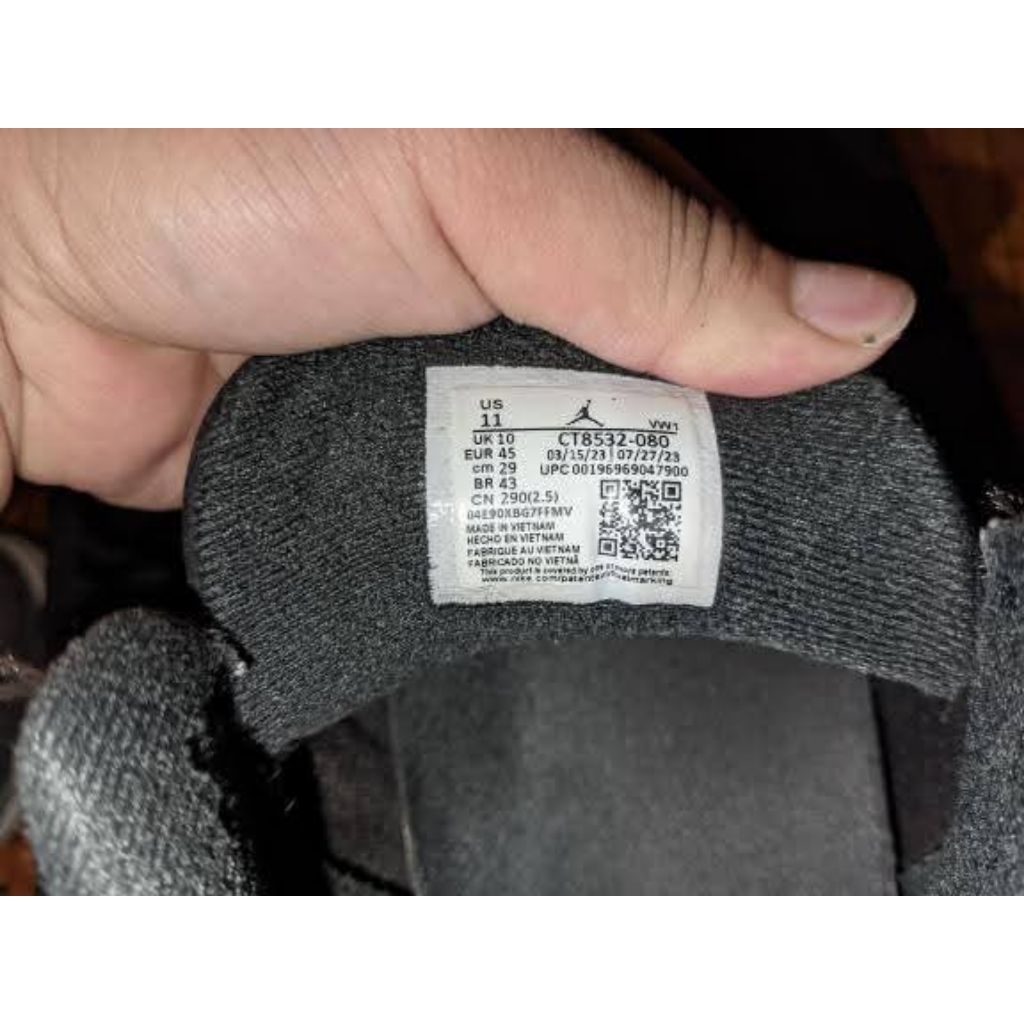 (45) SEPATU BASKET NIKE AIR JORDAN 3 RETRO ORI FOOTLOCKER ( SECOND / PRELOVED )