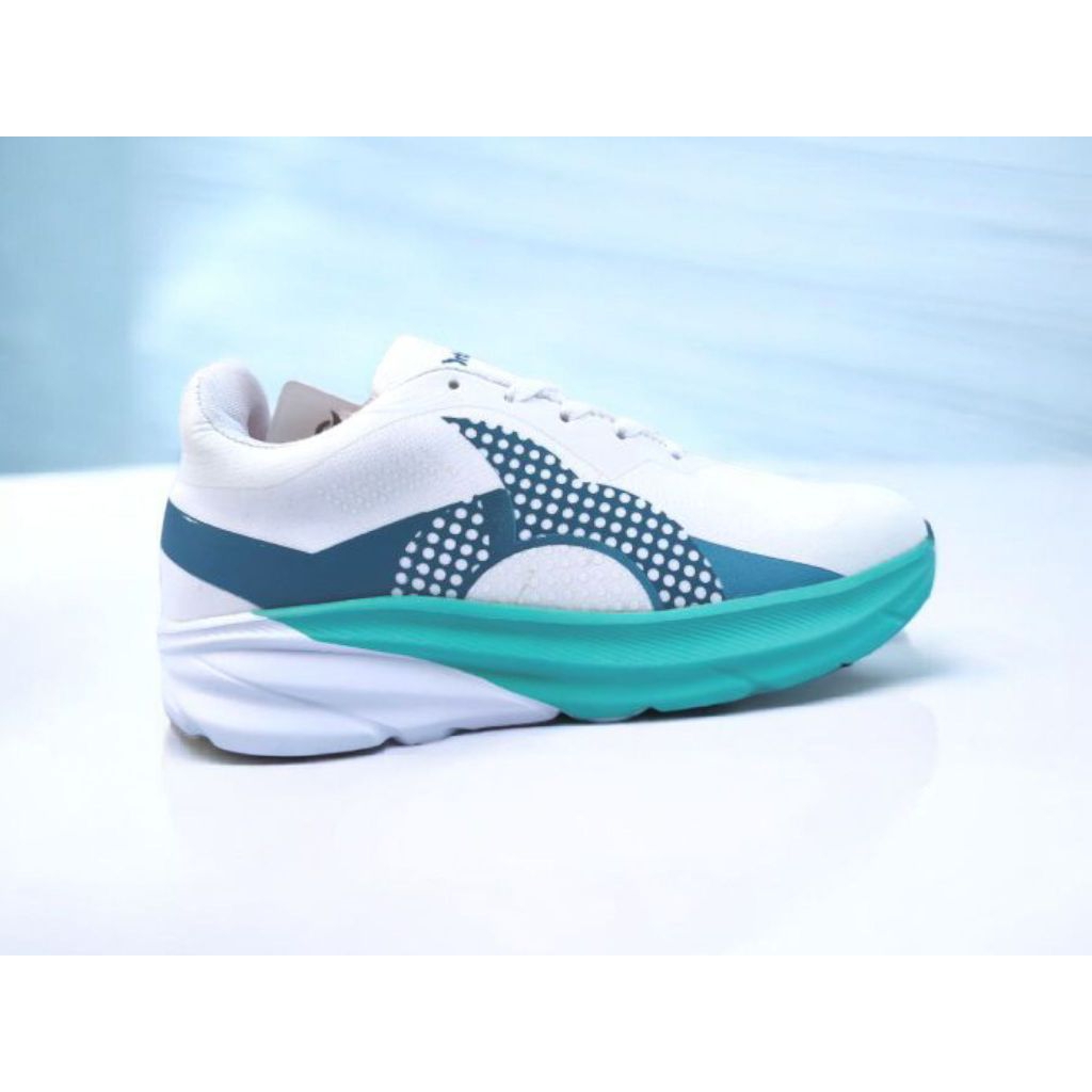 Tebaru Ortuseight Hyperfuse  Sepatu Running Lari