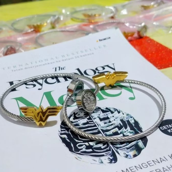 MCI Wonder Woman Bangle Original 100% (Gelang Kesehatan)
