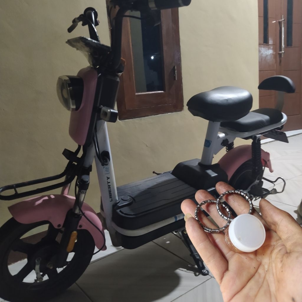 paket pelor bearing komstir sepeda listrik VOXA LIBERTY LITE lengkap berikut pelumas