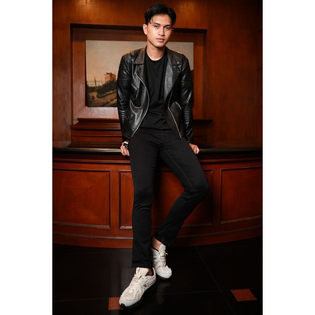 FOREX Celana Jeans Pria Hitam Polos Slim Fit DLSS4281