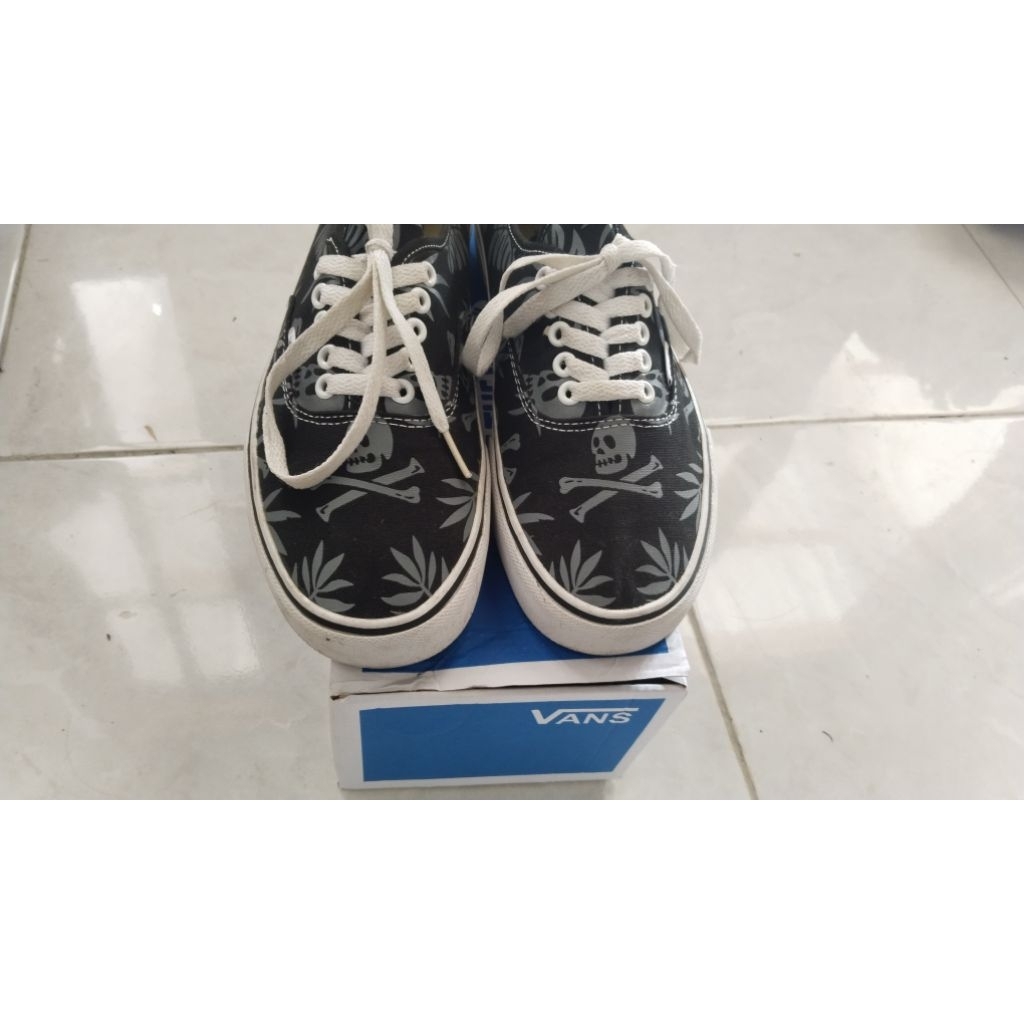 Vans Authentic Van Doren "Aloha Skull"