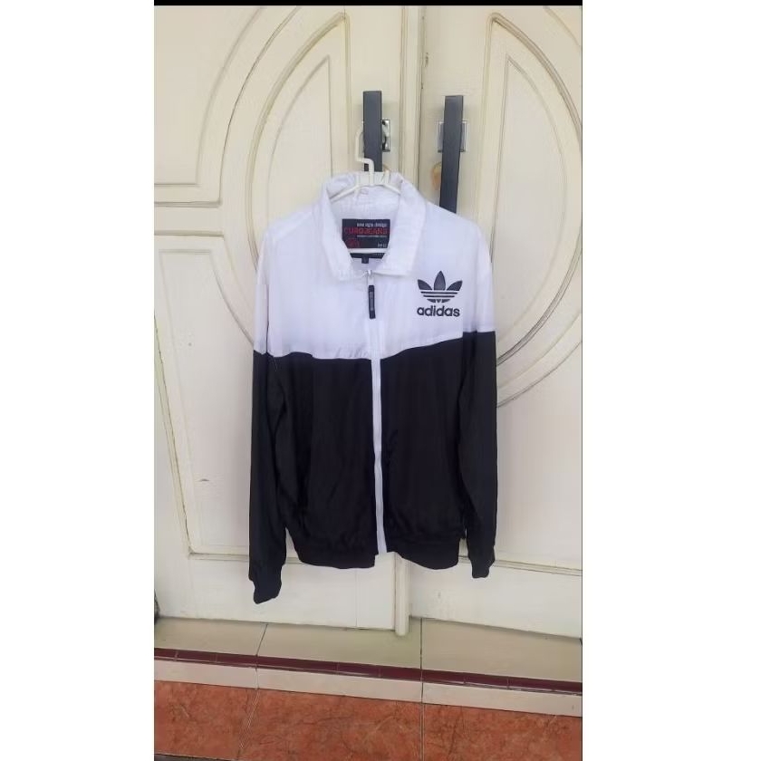 Jaket olahraga Adidas big logo