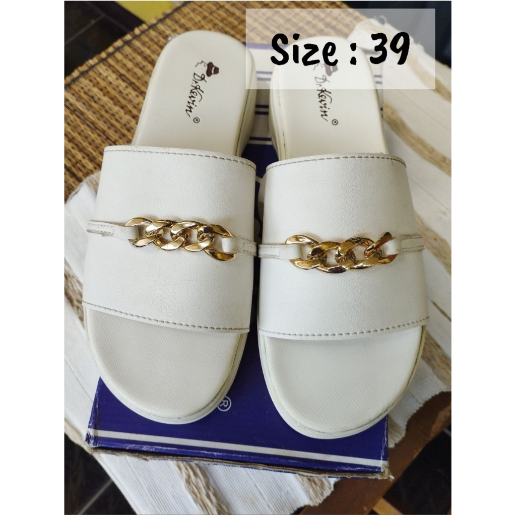 Dr. Kevin Sandal Selop Wanita Preloved